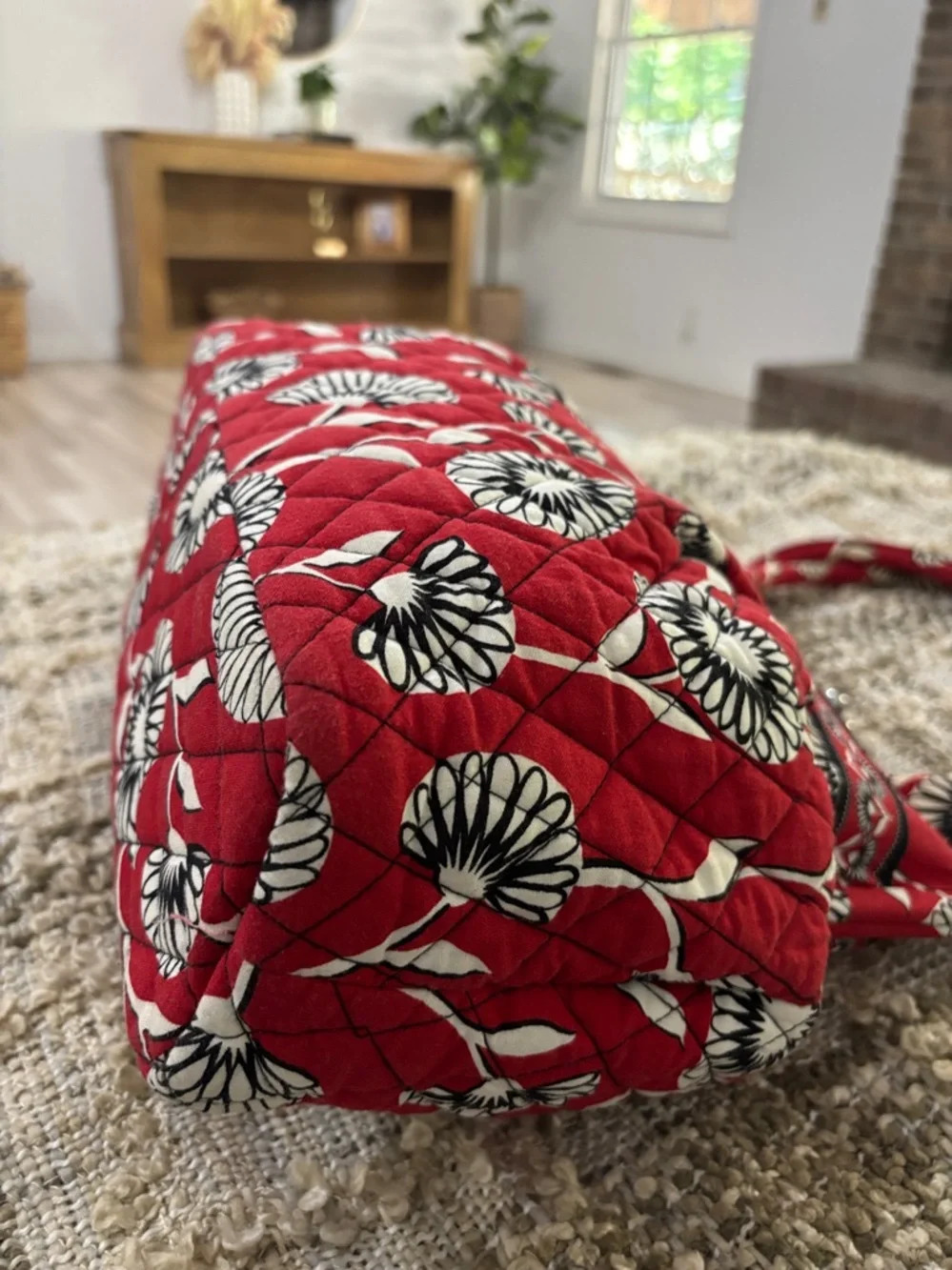 VERA BRADLEY RED DECO DAISY ALICE BOWLER Shoulder Bag‎